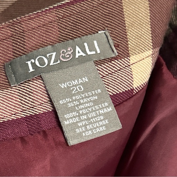 Women’s 20 Plaid Skirt Flat‎ Front Pockets Preppy Academia Gothic Grunge Punk - Picture 11 of 12